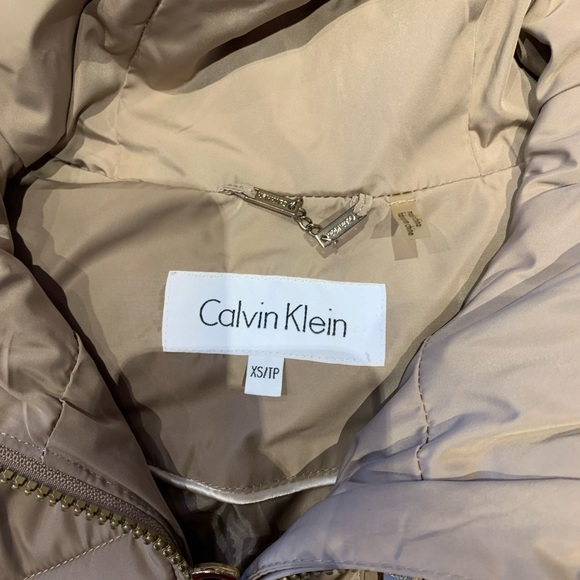 Luxurious Calvin Klein Down Coat Latte Gold Accents XS - Picture 8 of 13